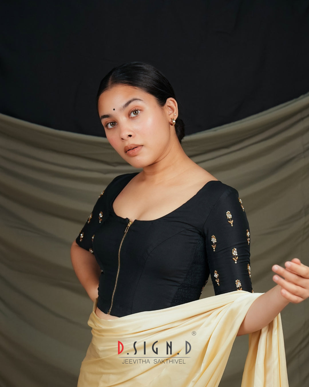 Anika - Black Size flex Blouse