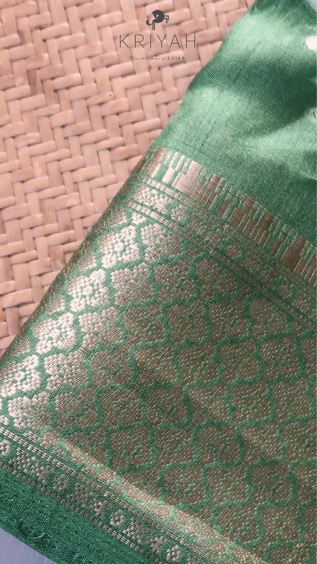 DOLA SILK SAREE WITH FLORAL PRINT GREEN