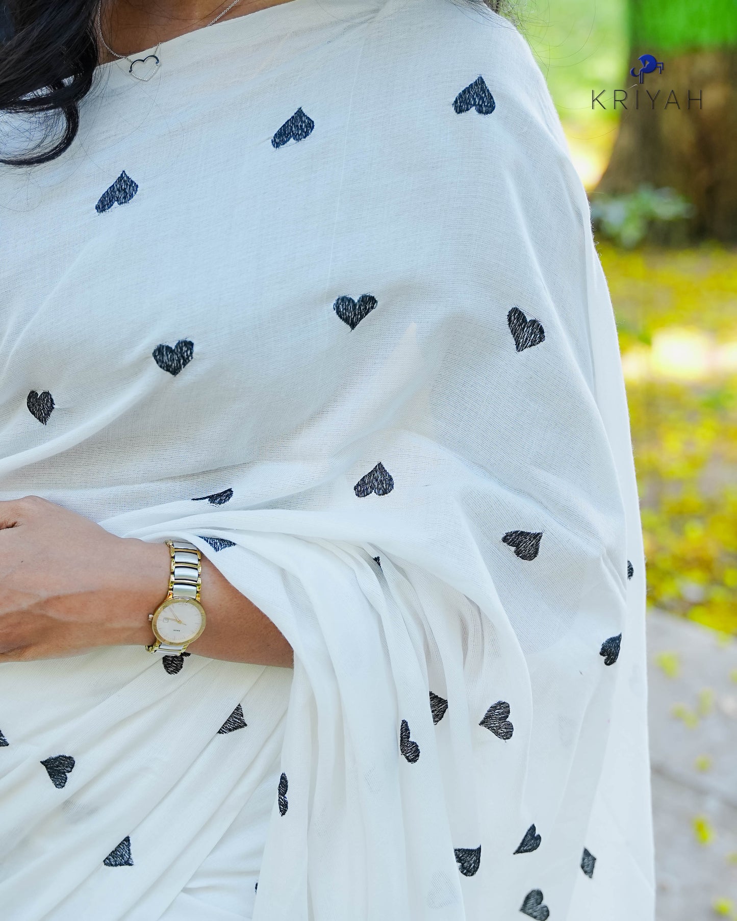 Avira heart Mul Saree - White