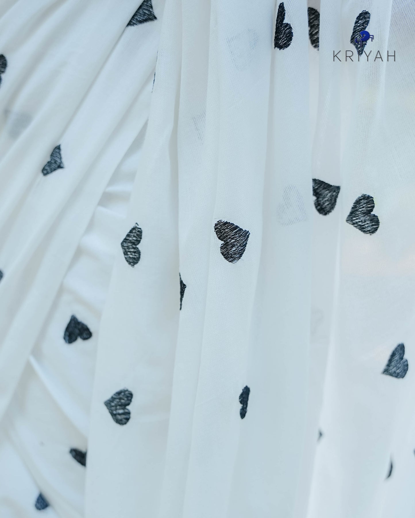 Avira heart Mul Saree - White