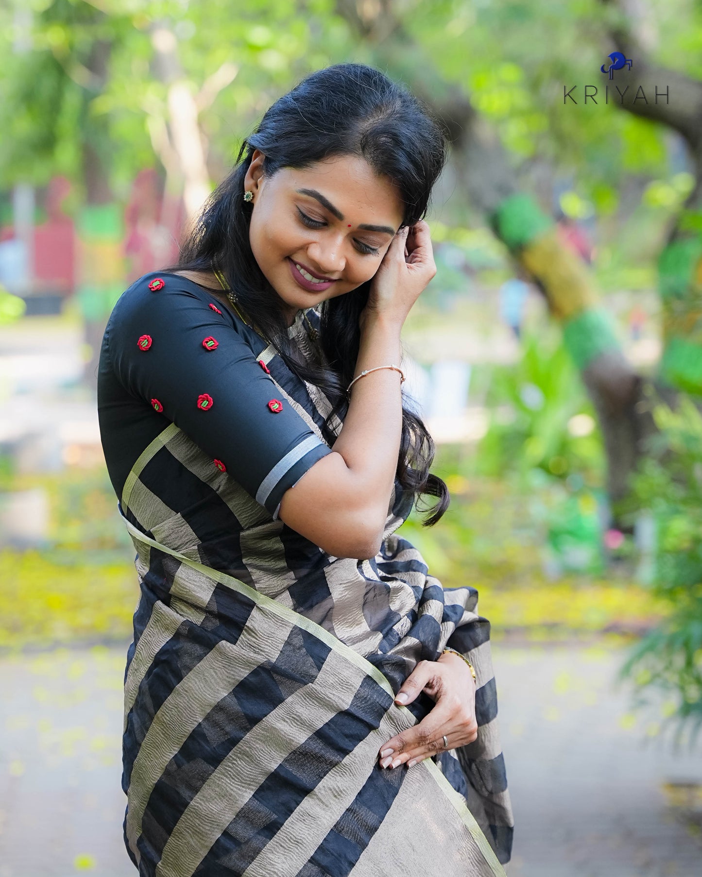 Tara- Black gold striped Crush Saree