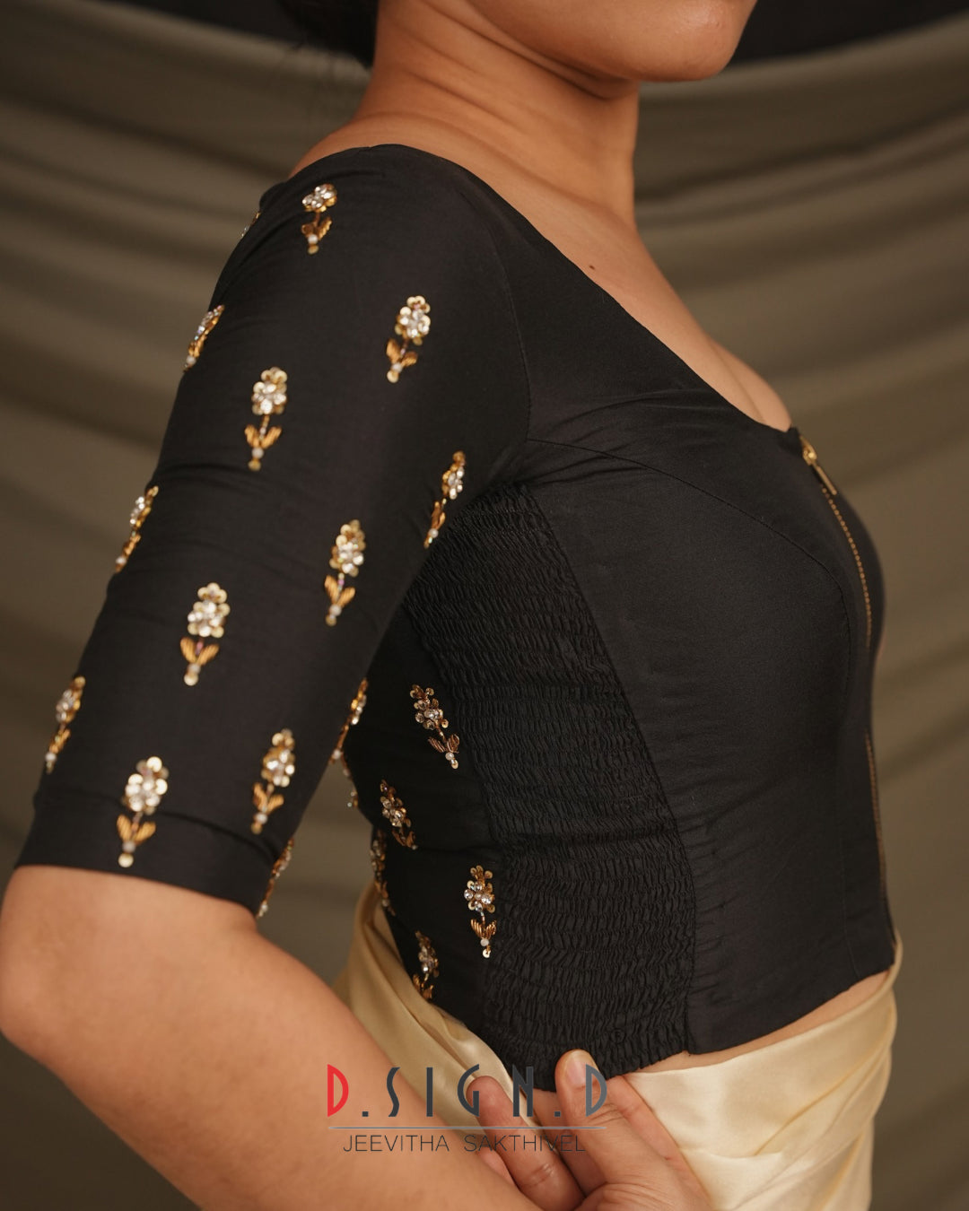 Anika - Black Size flex Blouse