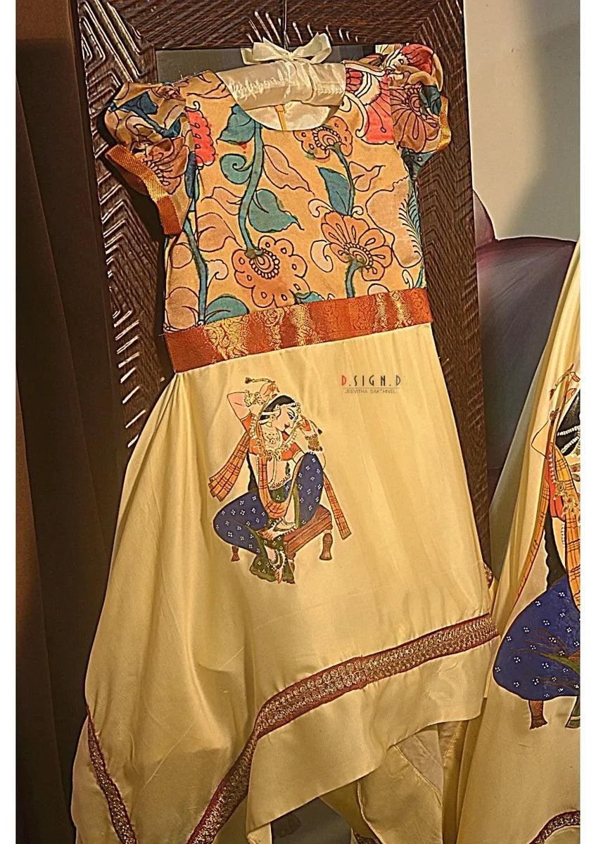 Mural kids high-low gown