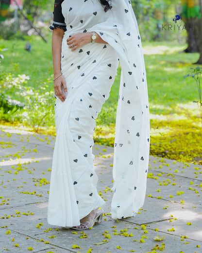 Avira heart Mul Saree - White
