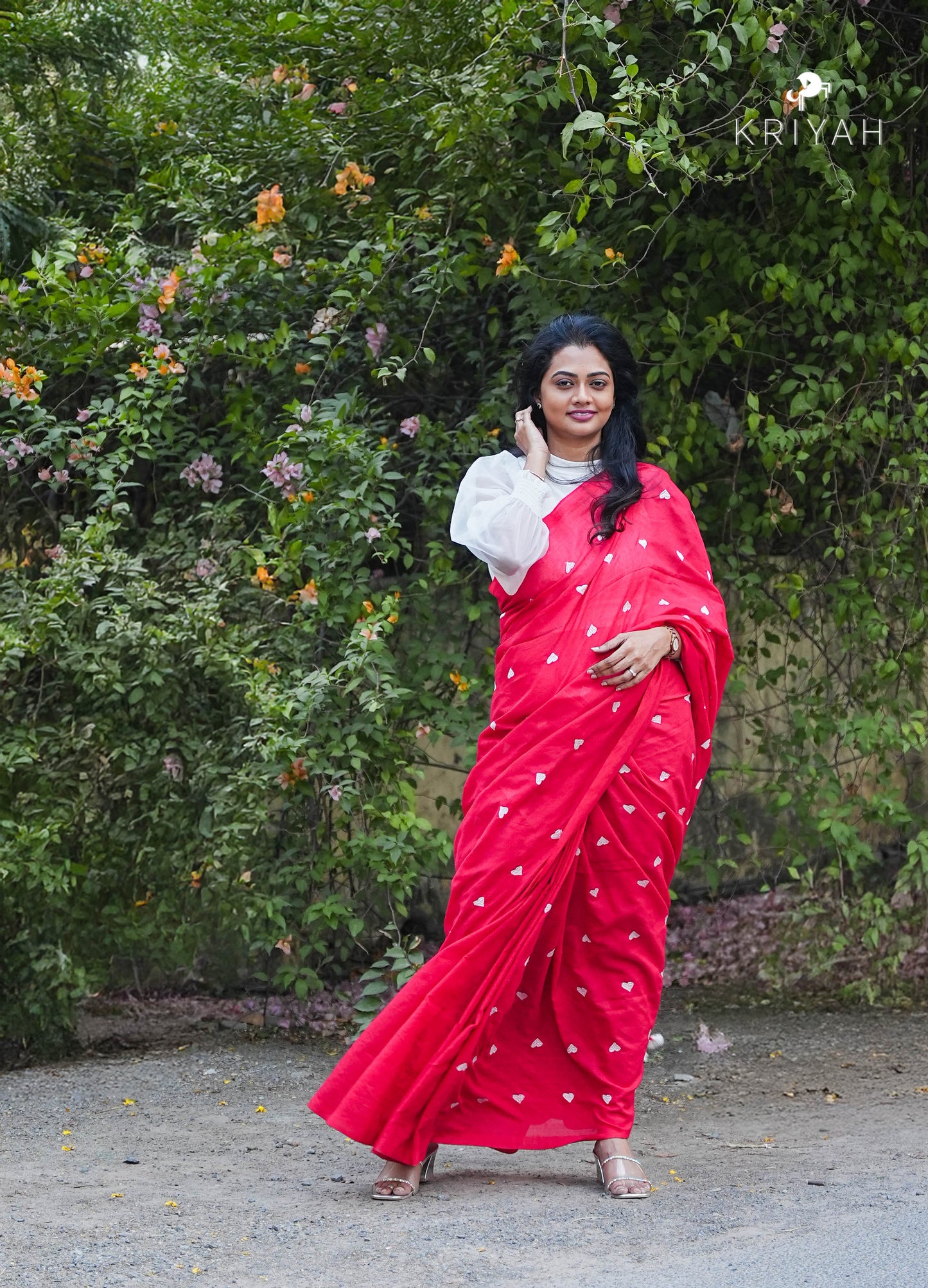 Avira heart Mul Saree - Red