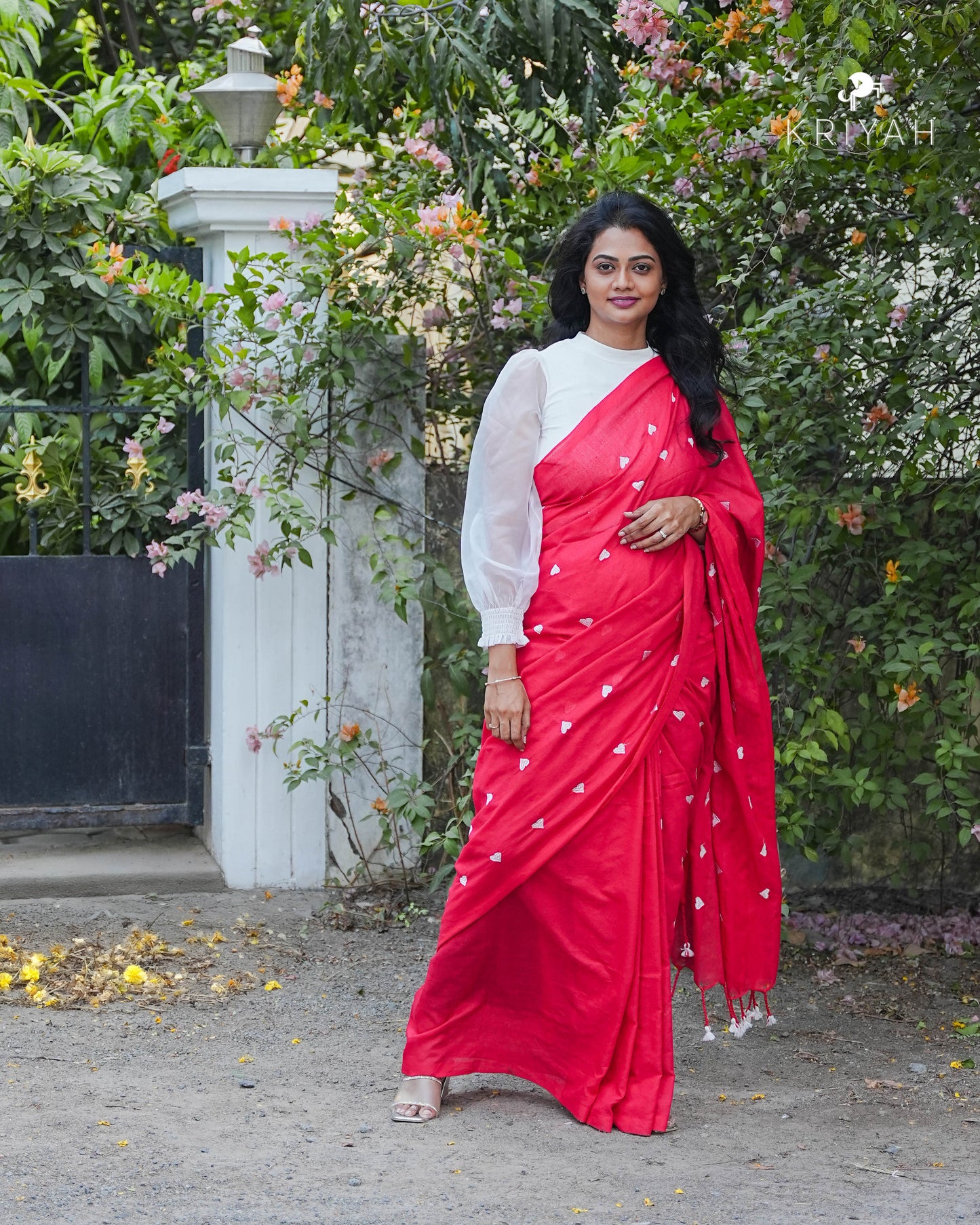 Avira heart Mul Saree - Red