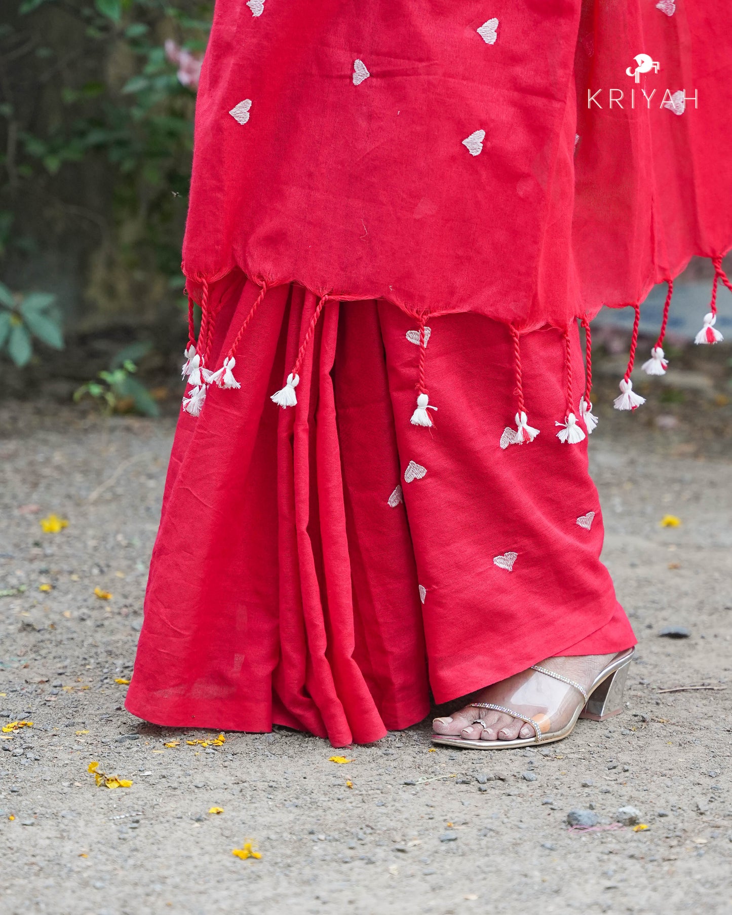 Avira heart Mul Saree - Red