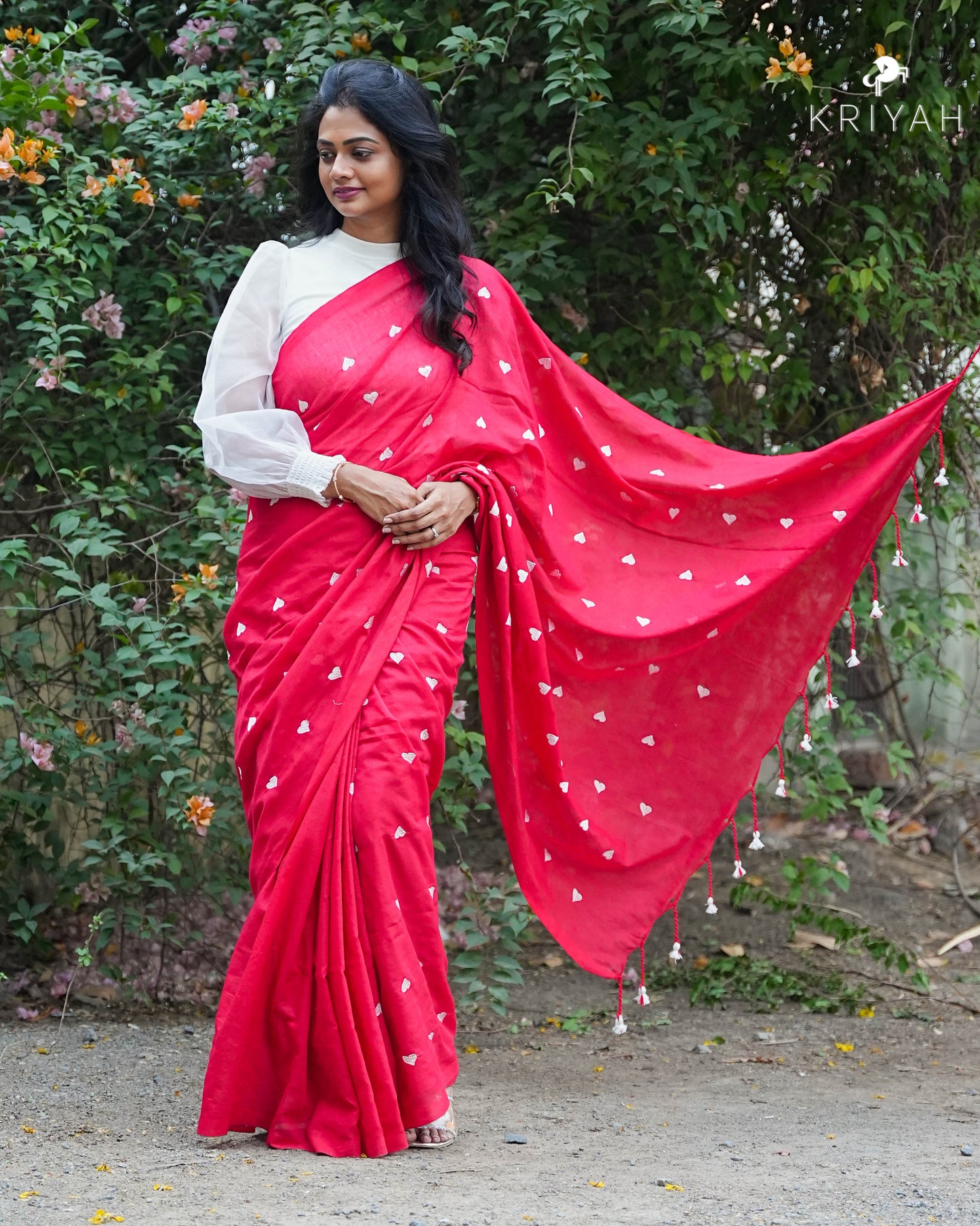 Avira heart Mul Saree - Red