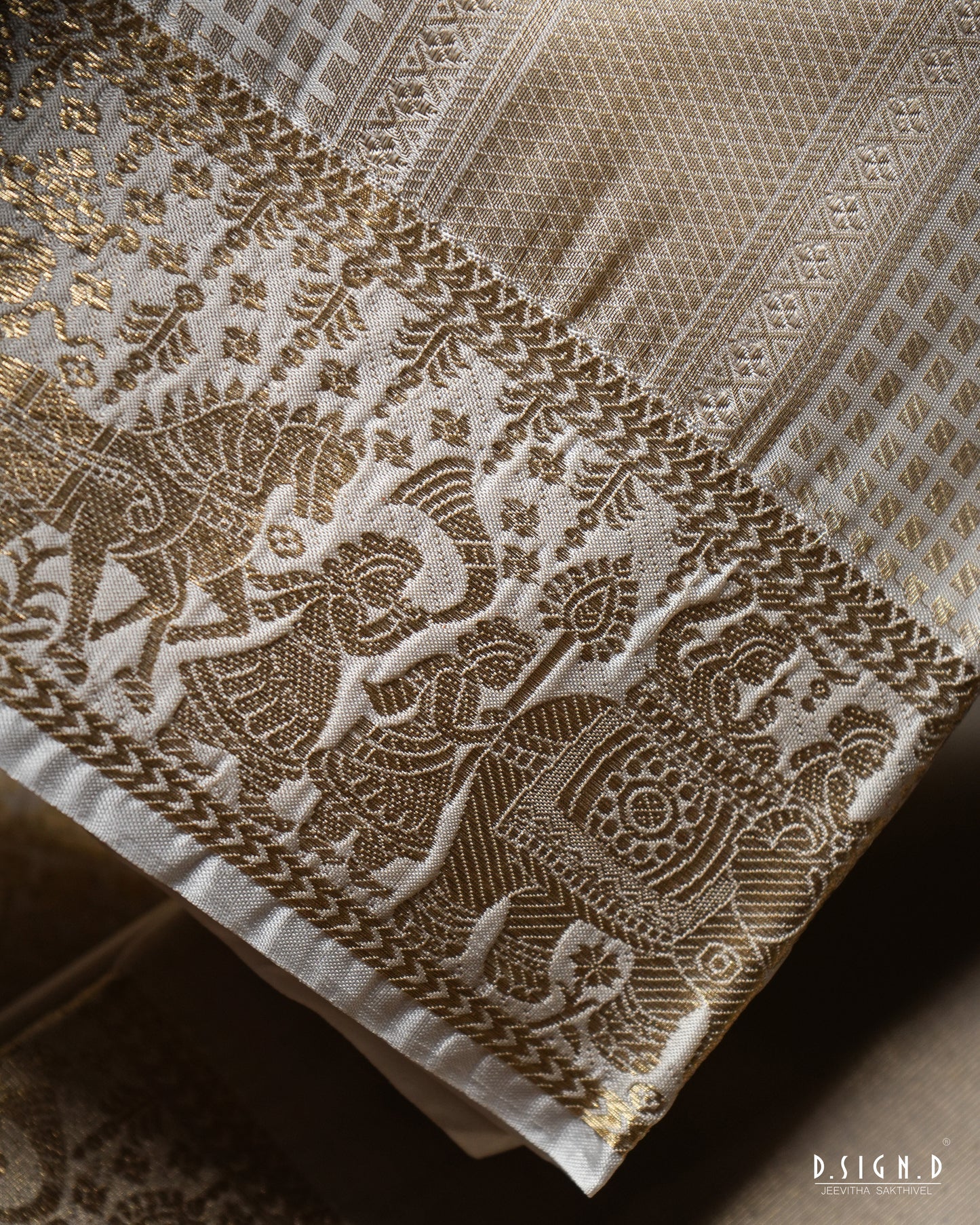 WHITE PALLENQUIN ZARI CHECKS FINE SILK DHOTI SET