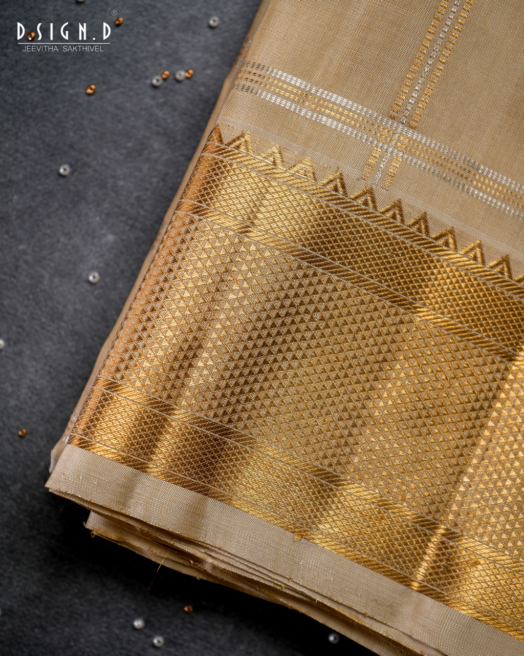 2G ZARI HANDLOOM CHECKS DHOTI & VASTRAM 9x5