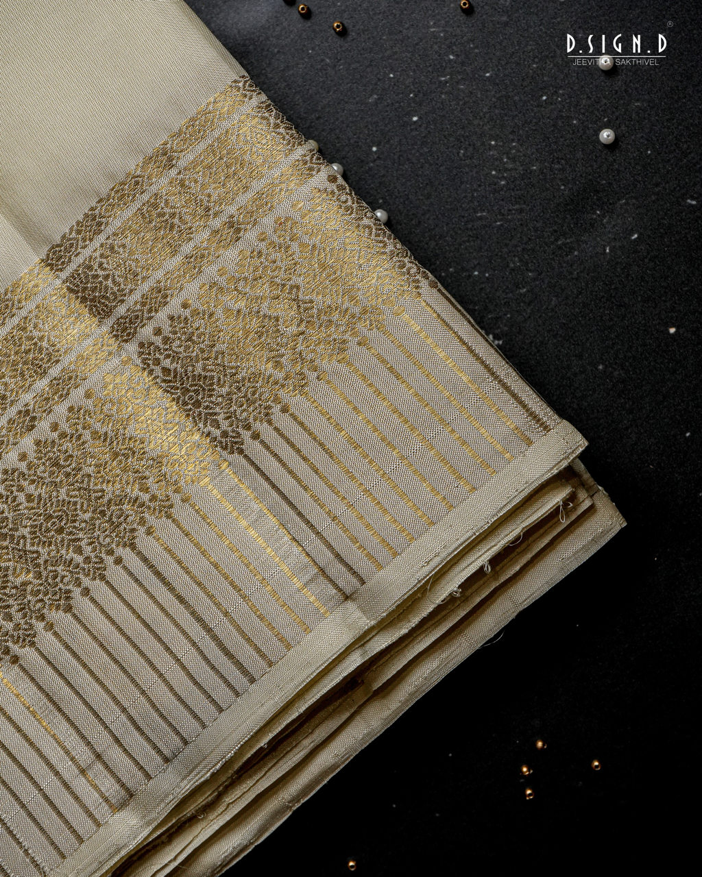 WHITE FLORAL STRIPES BORDER DHOTI&VASTRAM