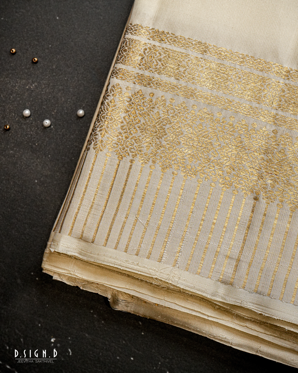 WHITE FLORAL STRIPES BORDER DHOTI&VASTRAM