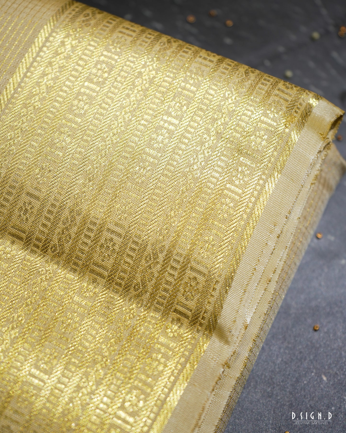 2G ZARI HANDLOOM - TRADITIONAL VAIRA OOSI BORDER PURE SILK DHOTI - 9x5