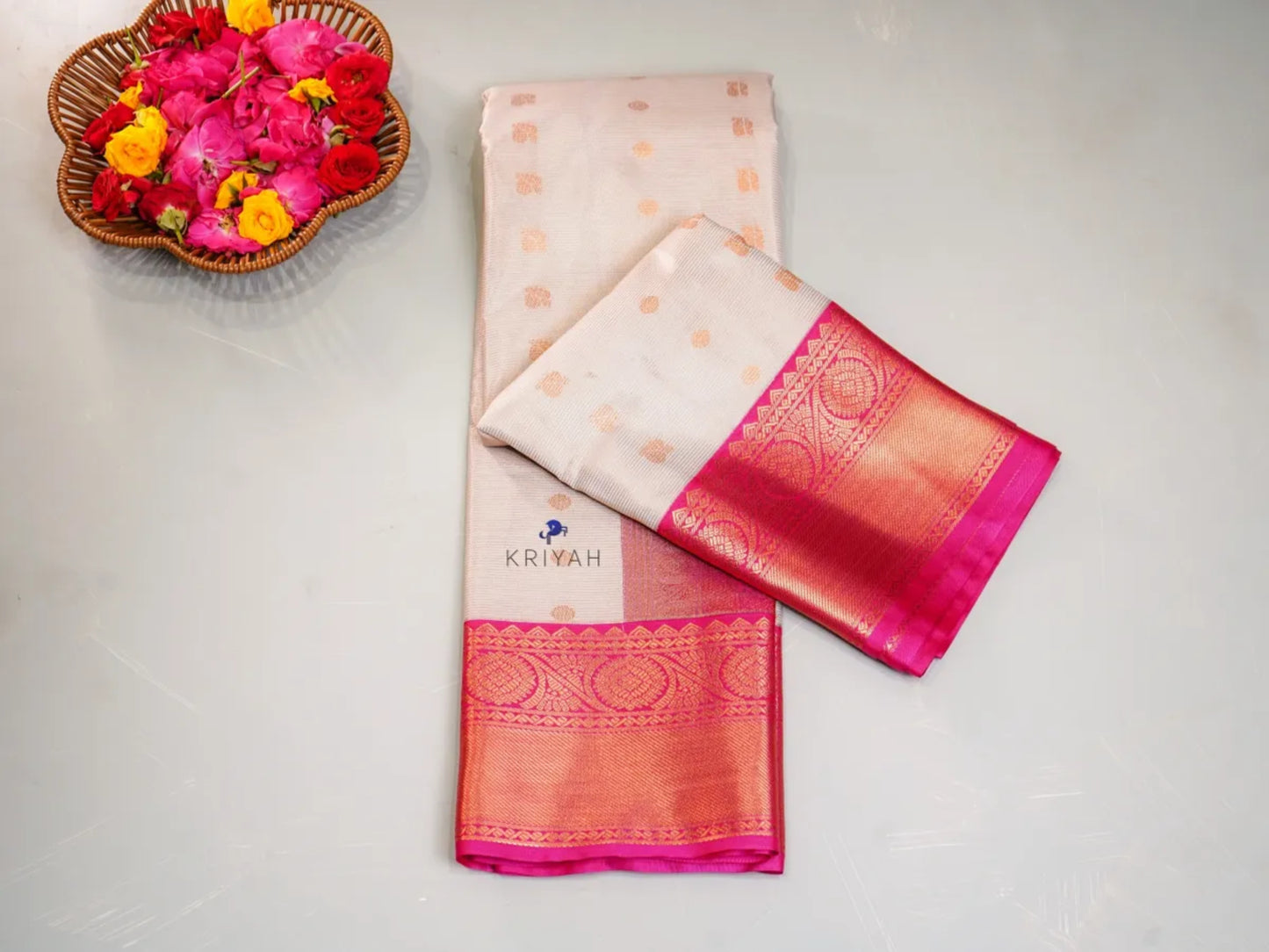 WHITE VAIRA OOSI SAREE