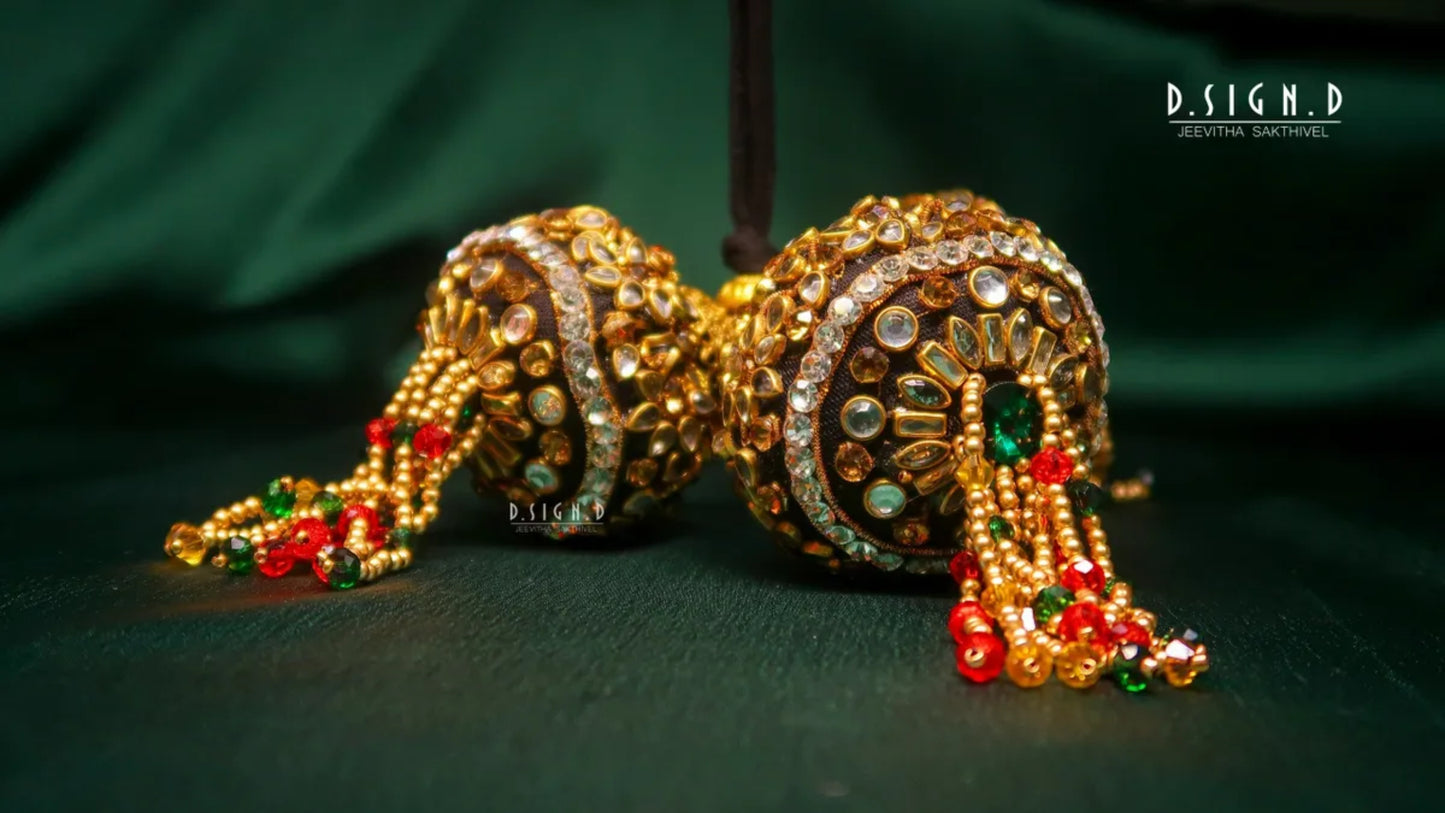 Bejewelled stone kunjalam