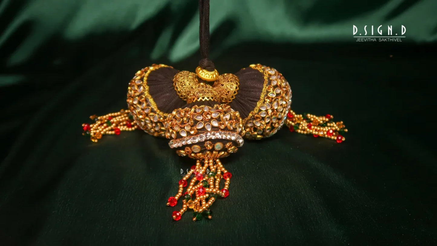 Bejewelled stone kunjalam